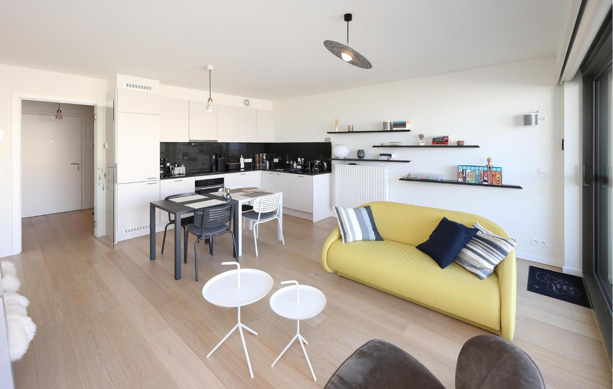 Amazing In With Heated Swimming Pool Appartement